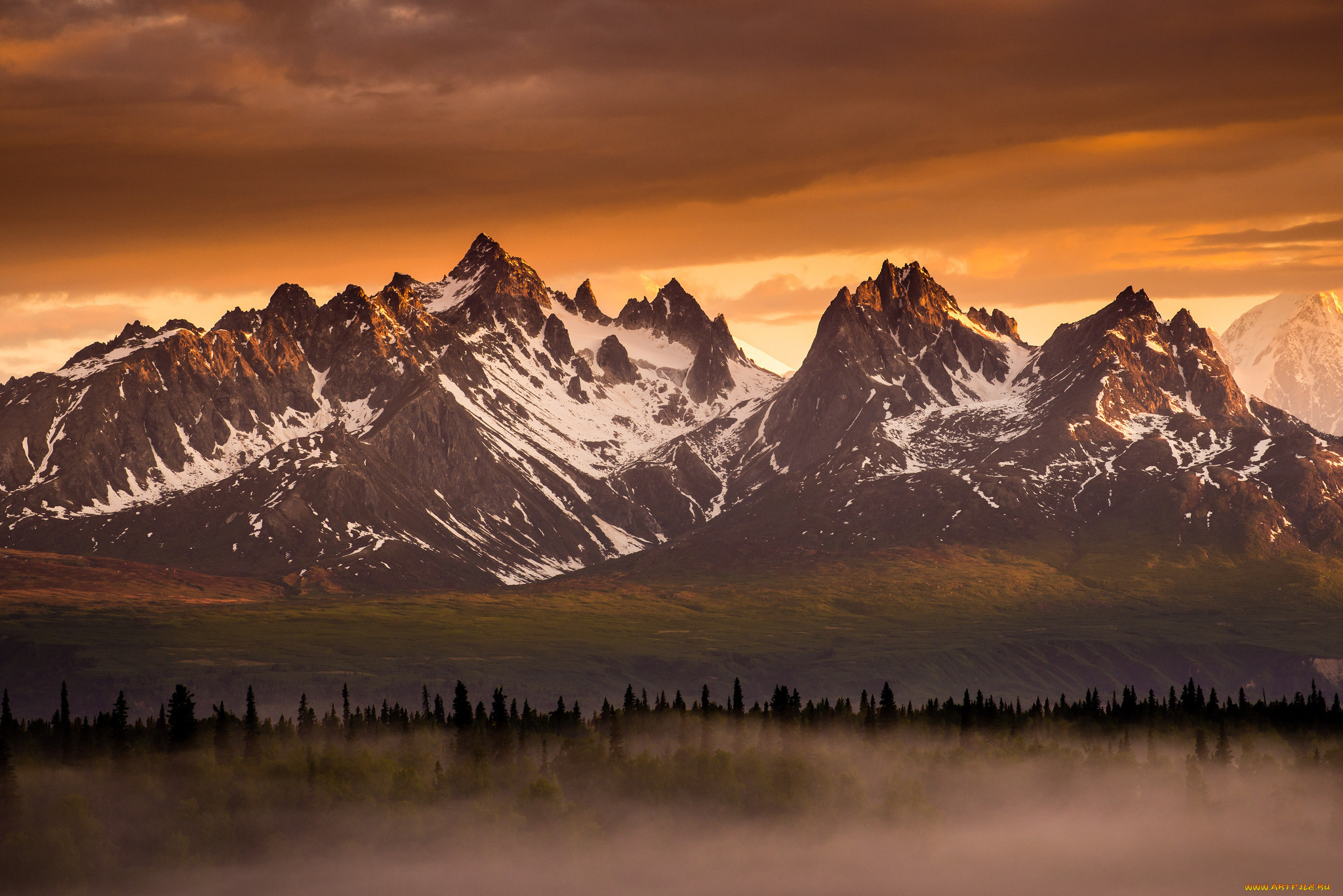 Mountains of earth. Горы. Лес горы. Коричневые горы. Фон горы.